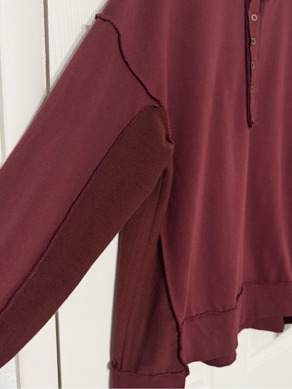 Oversized Henley Sweatshirt Asymmetrical Hem Burgundy EUC - Picture 6 of 10
